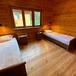 리조트 Labedzi Ostrow Osrodek Wypoczynkowy *