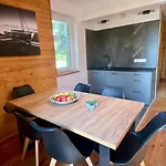 리조트 Labedzi Ostrow Osrodek Wypoczynkowy *