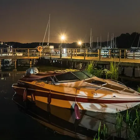 度假村 Labedzi Ostrow Osrodek Wypoczynkowy *