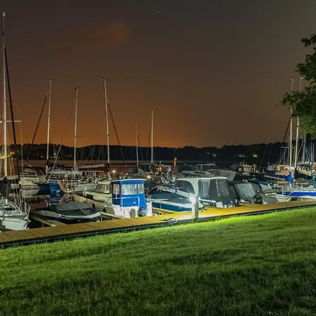 度假村 Labedzi Ostrow Osrodek Wypoczynkowy *