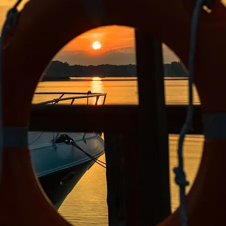 Labedzi Ostrow Osrodek Wypoczynkowy *